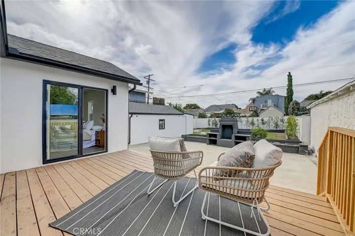 6123 S Rimpau Boulevard, Los Angeles, California 90043
