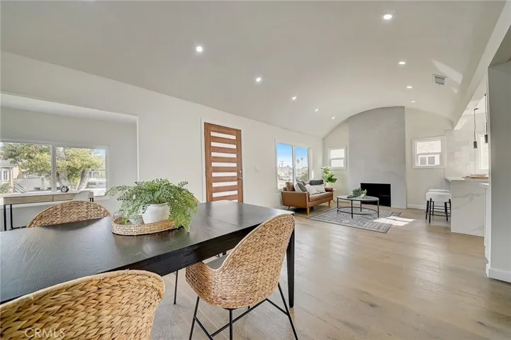 6123 S Rimpau Boulevard, Los Angeles, California 90043