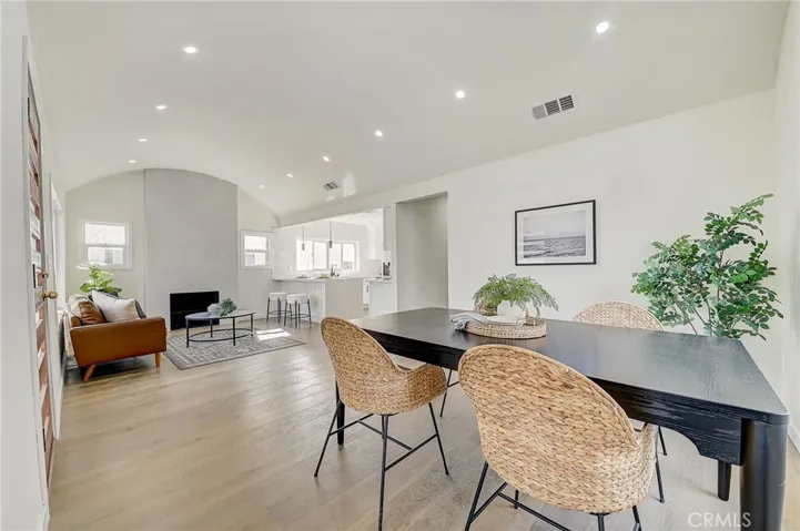 6123 S Rimpau Boulevard, Los Angeles, California 90043