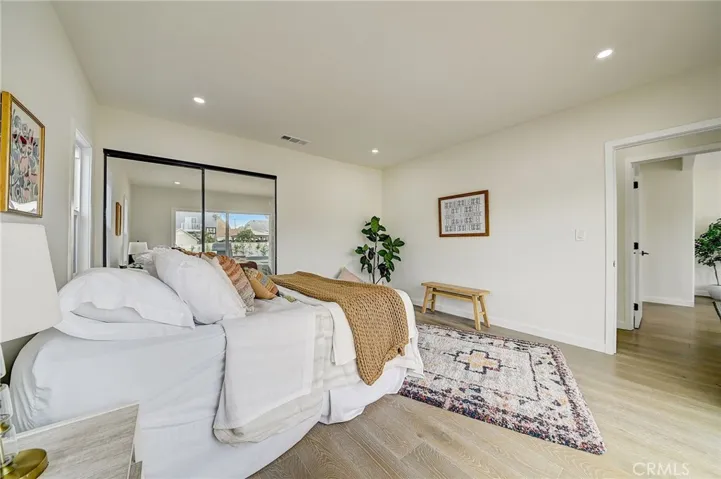 6123 S Rimpau Boulevard, Los Angeles, California 90043
