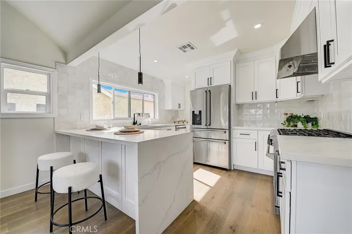 6123 S Rimpau Boulevard, Los Angeles, California 90043