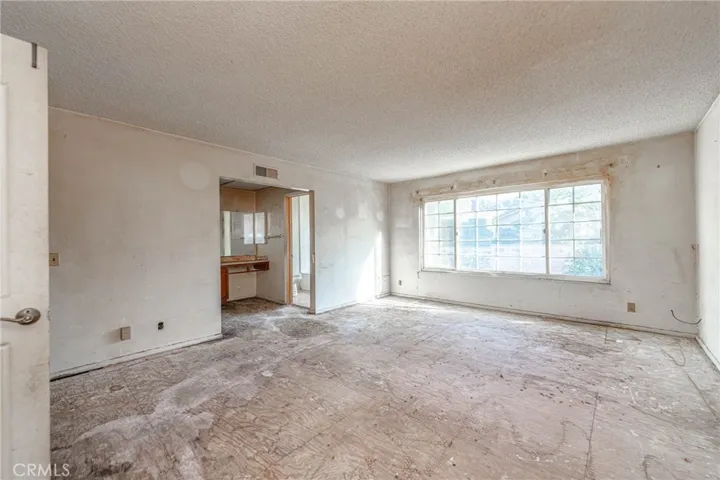6590 E Edinboro Circle, Anaheim Hills, California 92807
