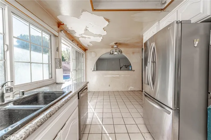 6590 E Edinboro Circle, Anaheim Hills, California 92807