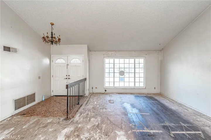 6590 E Edinboro Circle, Anaheim Hills, California 92807