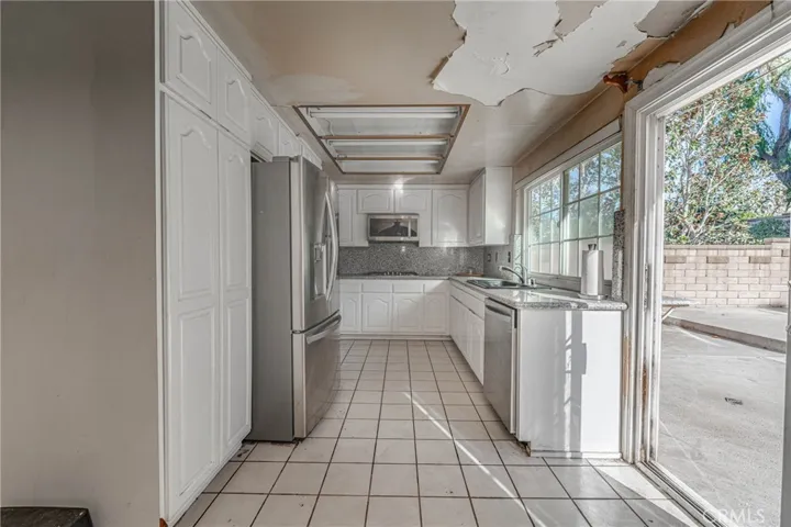 6590 E Edinboro Circle, Anaheim Hills, California 92807