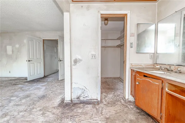 6590 E Edinboro Circle, Anaheim Hills, California 92807