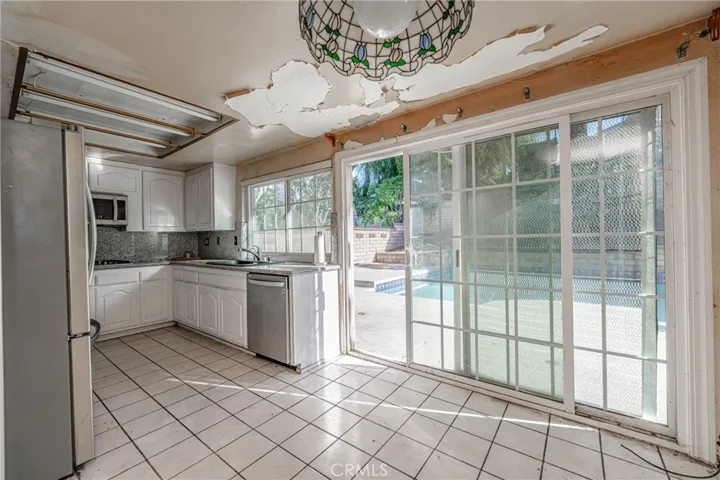 6590 E Edinboro Circle, Anaheim Hills, California 92807