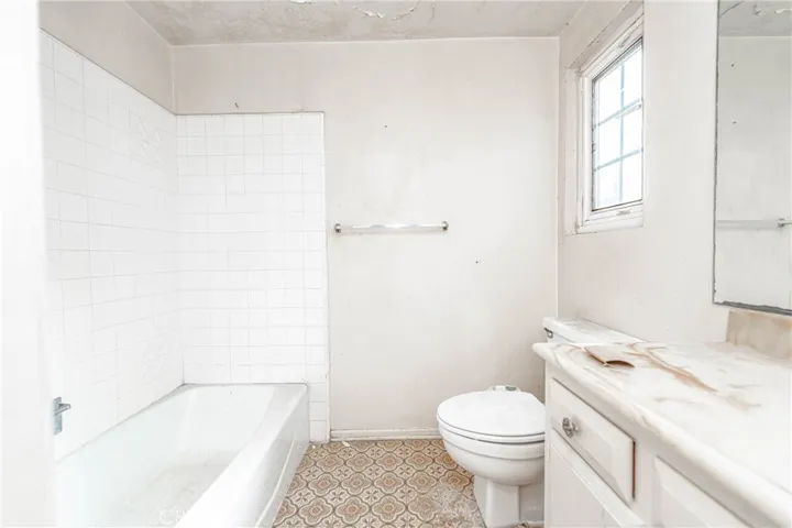 6590 E Edinboro Circle, Anaheim Hills, California 92807
