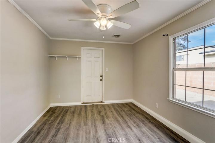 4th Bedroom - Private Entrance