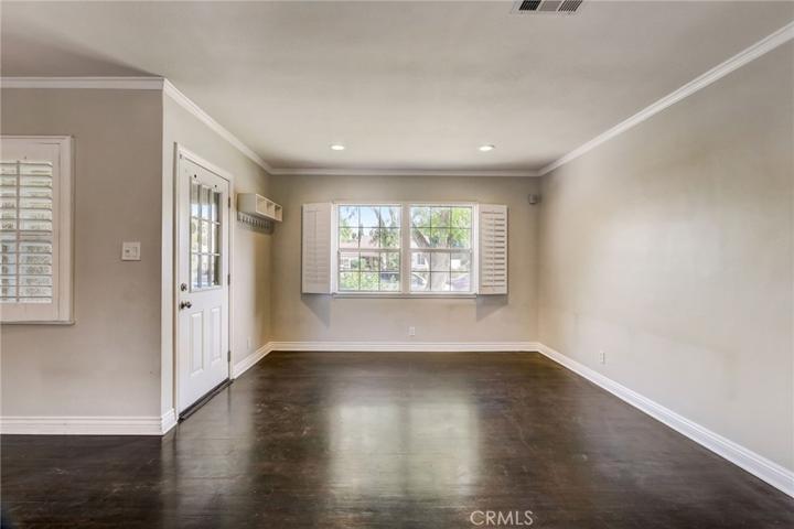 6909 Shoshone Avenue, Lake Balboa, California 91406