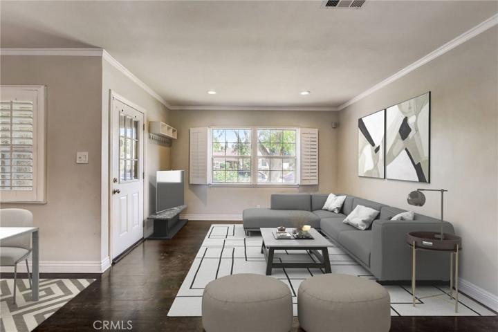 6909 Shoshone Avenue, Lake Balboa, California 91406