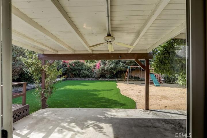 6909 Shoshone Avenue, Lake Balboa, California 91406