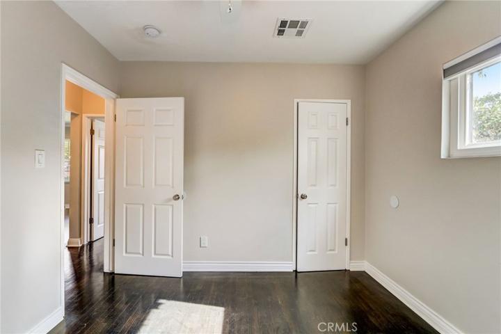 6909 Shoshone Avenue, Lake Balboa, California 91406