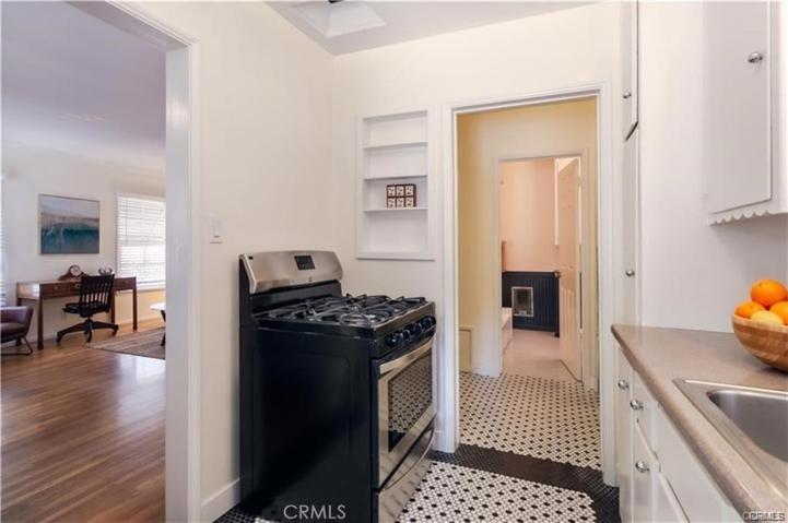 4264 Troost Avenue, Studio City, California 91604