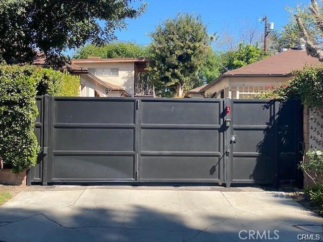 4264 Troost Avenue, Studio City, California 91604