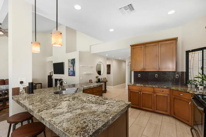 76696 Crysanthemum - Kitchen 2