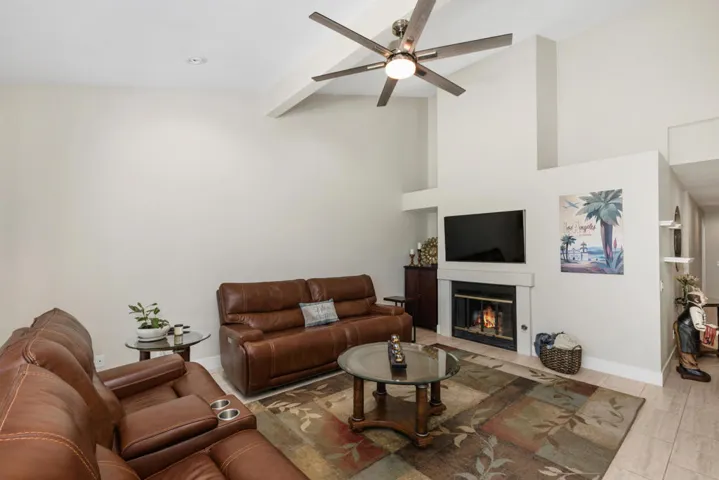 76696 Crysanthemum - Living Room 2