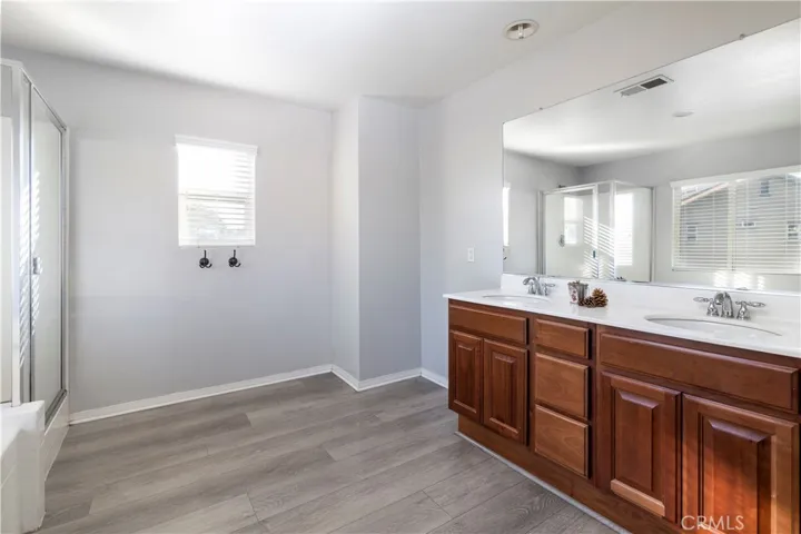 942 Silver Dust Trail, Hemet, California 92545