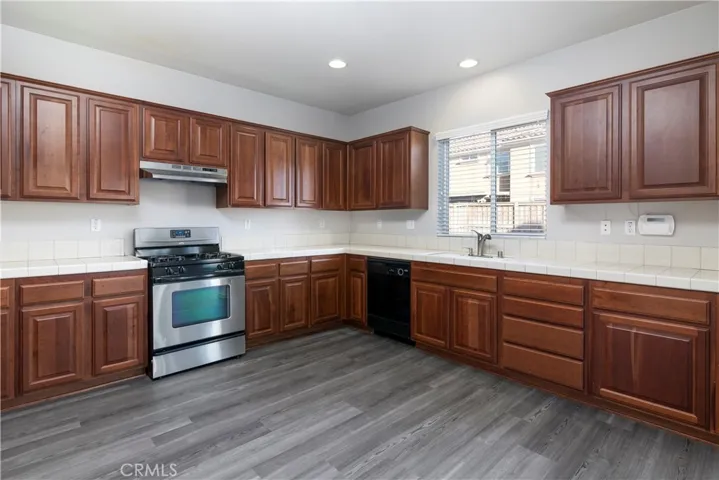 942 Silver Dust Trail, Hemet, California 92545