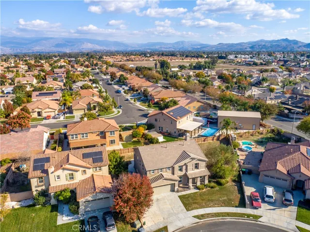 942 Silver Dust Trail, Hemet, California 92545