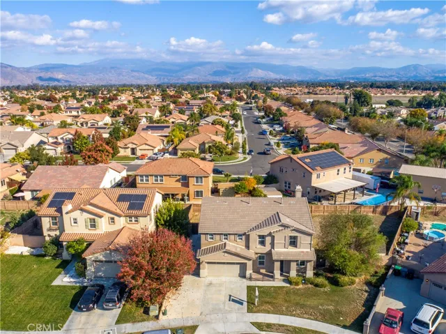 942 Silver Dust Trail, Hemet, California 92545