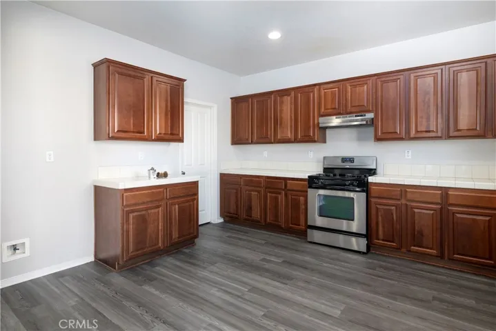 942 Silver Dust Trail, Hemet, California 92545