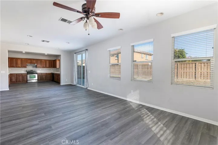 942 Silver Dust Trail, Hemet, California 92545