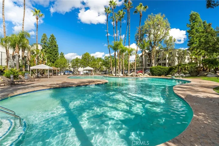 5510 Owensmouth Avenue 224, Woodland Hills, California 91367