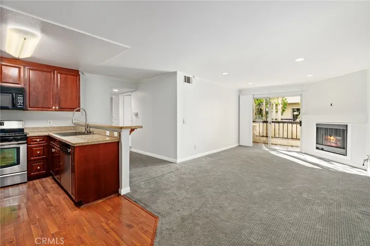 5510 Owensmouth Avenue 224, Woodland Hills, California 91367