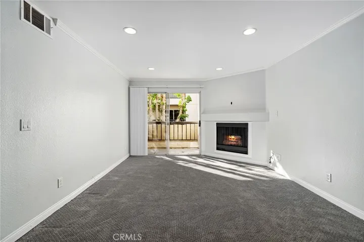 5510 Owensmouth Avenue 224, Woodland Hills, California 91367