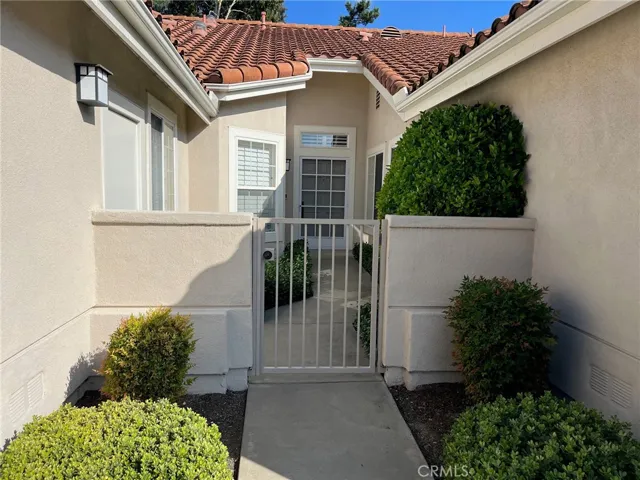 21614 Paseo Maravia, Mission Viejo, California 92692