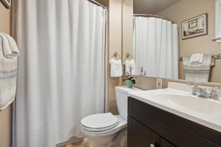 6910 Oak Estates Drive, Salinas, California 93907