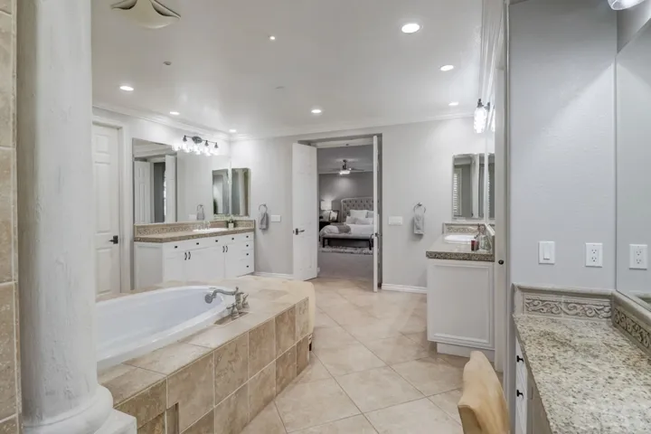 30431 Villa Toscana Rd, Bonsall, California 92003