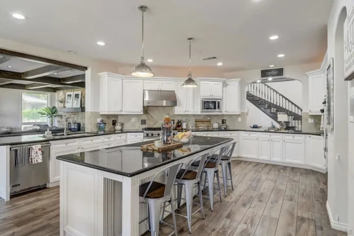 30431 Villa Toscana Rd, Bonsall, California 92003