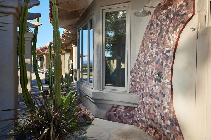 7 Rolling View Lane, Fallbrook, California 92028