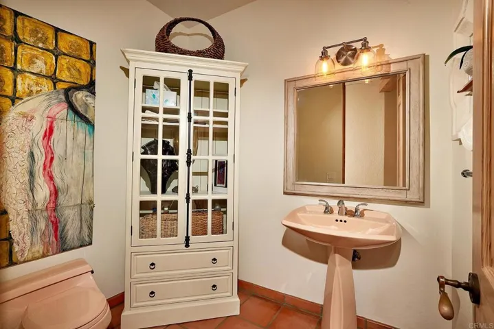7 Rolling View Lane, Fallbrook, California 92028