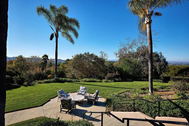 7 Rolling View Lane, Fallbrook, California 92028