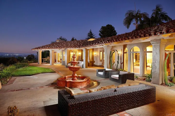 7 Rolling View Lane, Fallbrook, California 92028