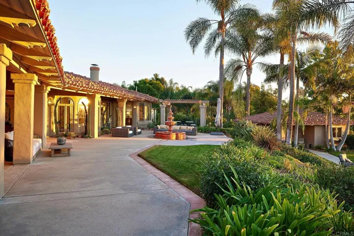 7 Rolling View Lane, Fallbrook, California 92028