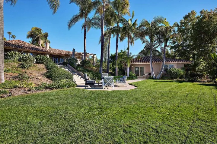 7 Rolling View Lane, Fallbrook, California 92028