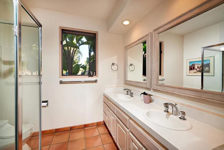 7 Rolling View Lane, Fallbrook, California 92028