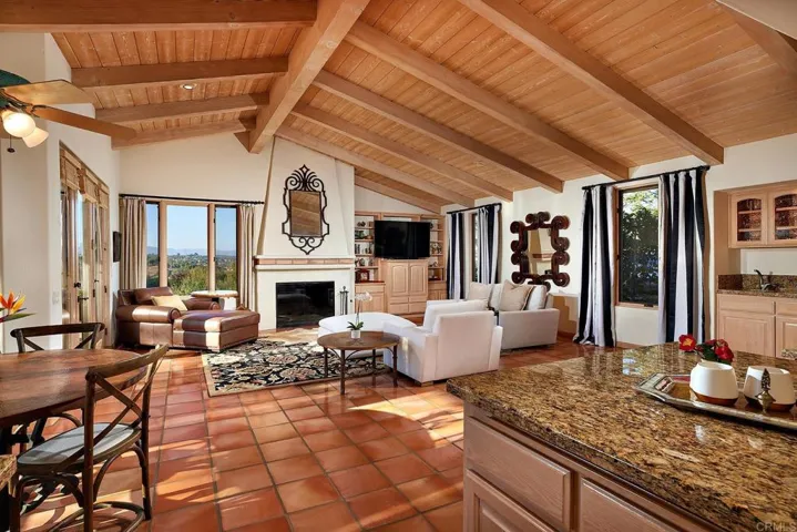 7 Rolling View Lane, Fallbrook, California 92028