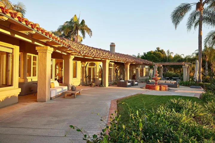 7 Rolling View Lane, Fallbrook, California 92028