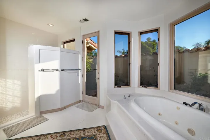 7 Rolling View Lane, Fallbrook, California 92028