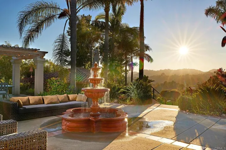 7 Rolling View Lane, Fallbrook, California 92028