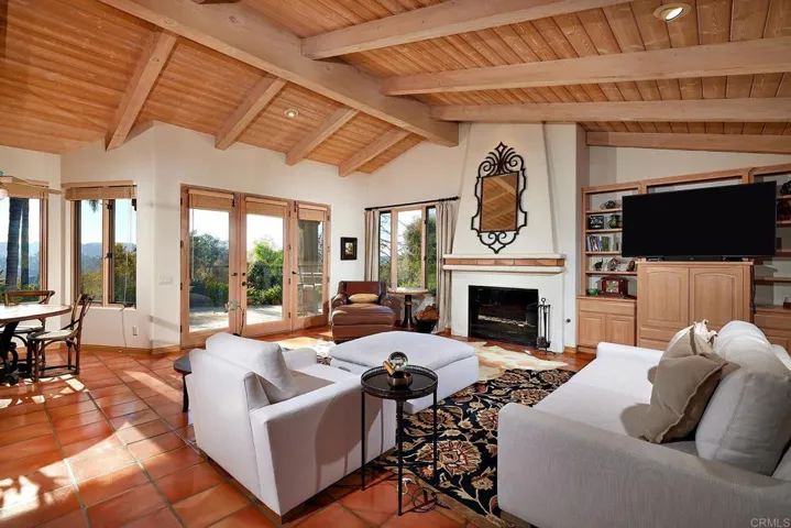 7 Rolling View Lane, Fallbrook, California 92028