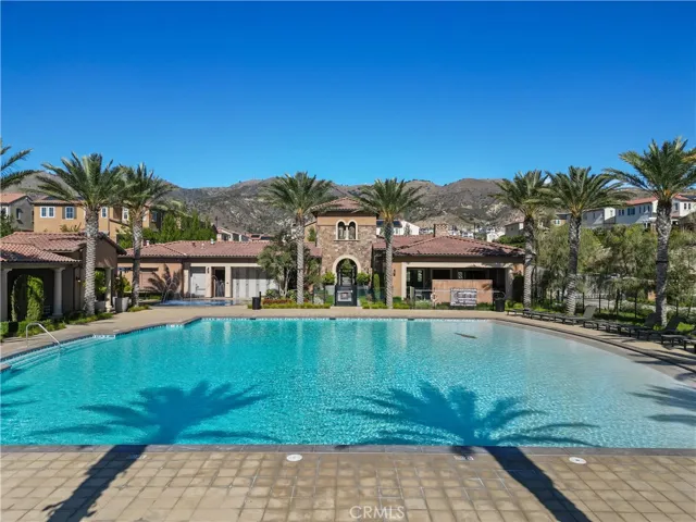 Community Beach-Entry Pool