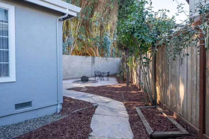 2053 Edmund Lane, Capitola, California 95010
