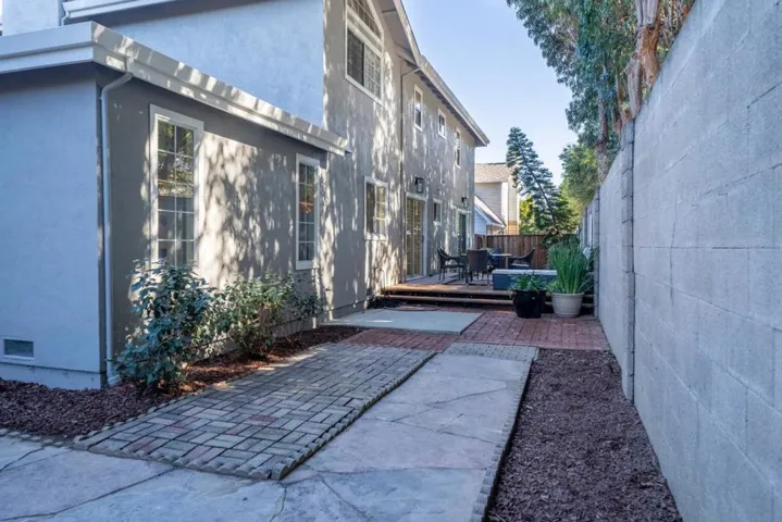2053 Edmund Lane, Capitola, California 95010