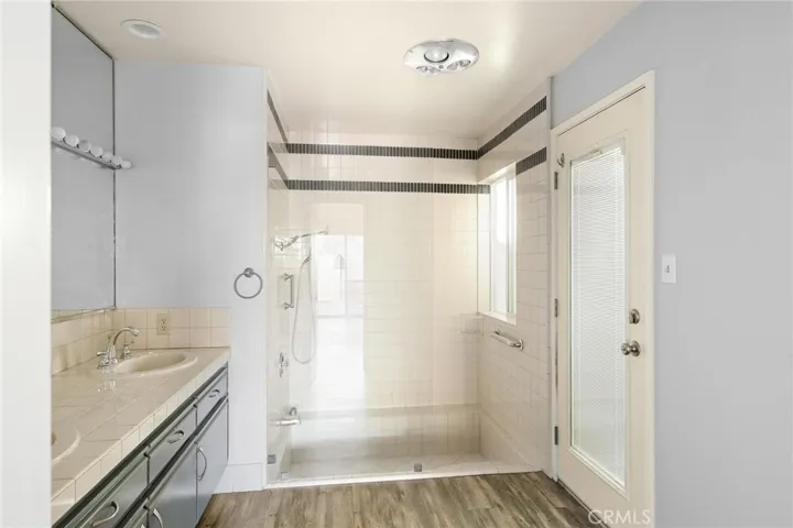 Primary Suite Bathroom